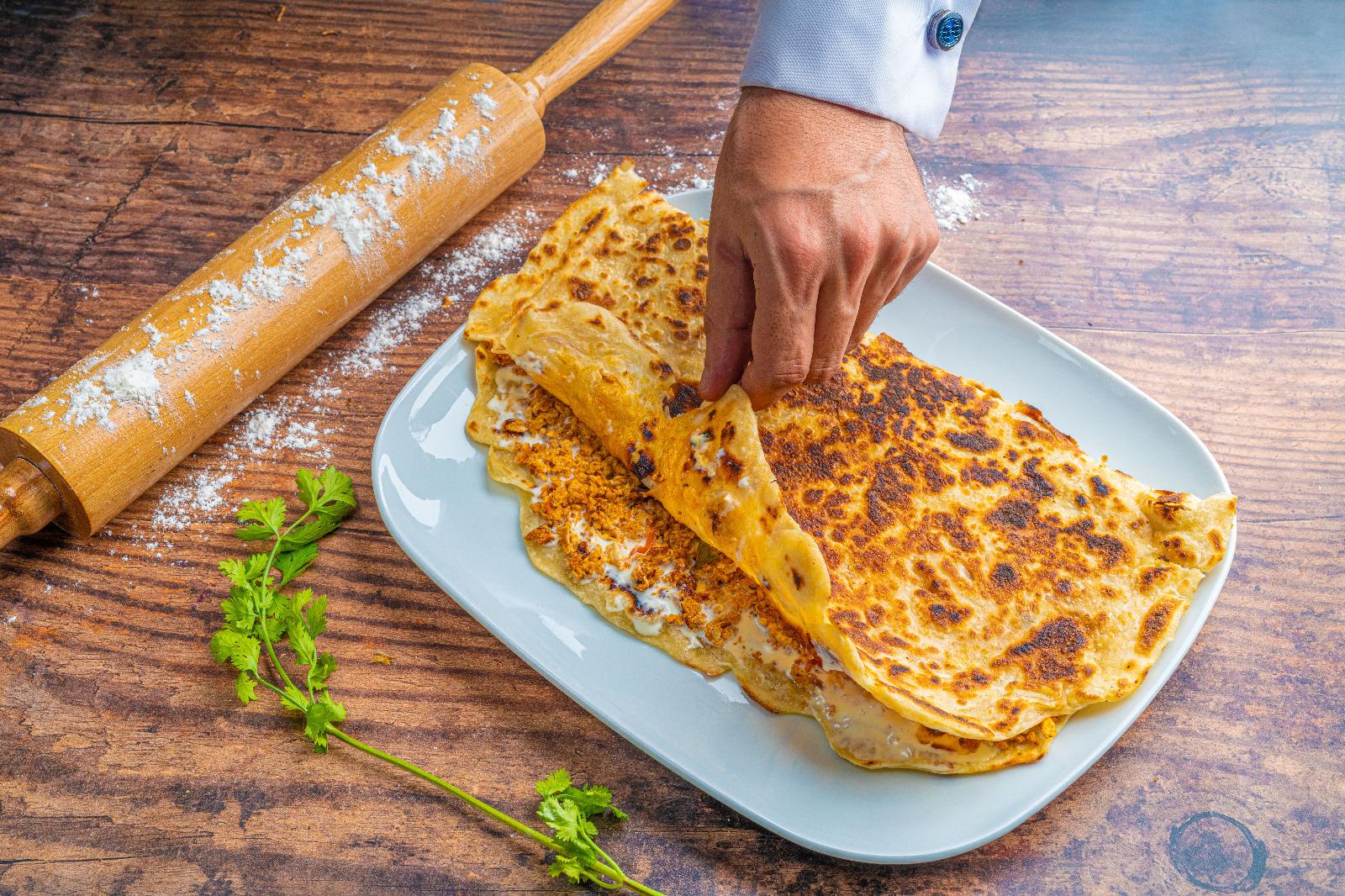 معطف بيض وجبن